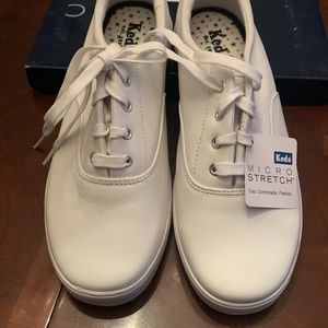 NWT Keds Women’s White Leather Microstretch Tennis Shoes Size 9.5